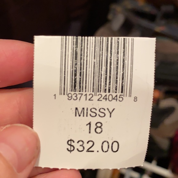 Ankle length size 18 green khaki pants - Picture 3 of 3